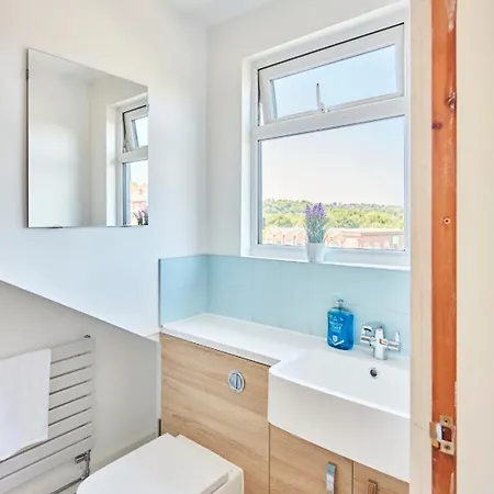 Leeds Away From With Parking Apartment