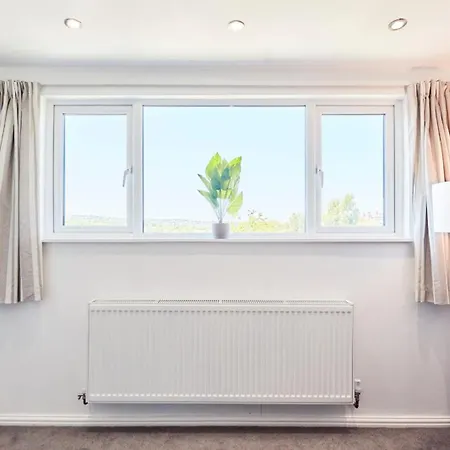 Apartment Leeds Away From With Parking Leeds (West Yorkshire)